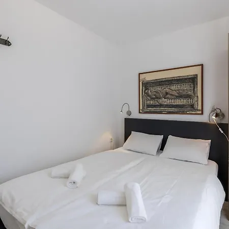 アパート Split Central City Apartment *