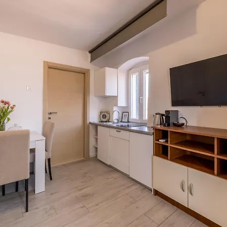 アパート Split Central City Apartment *